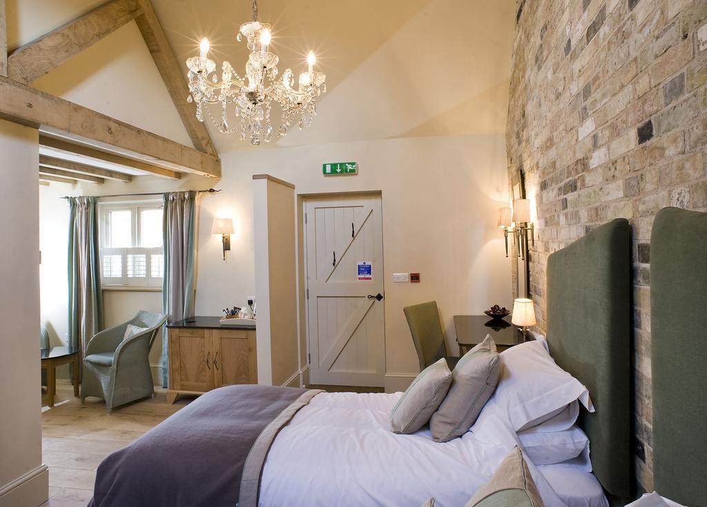The Fox By Greene King Inns Bury St. Edmunds エクステリア 写真
